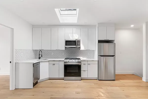 Rented by Compass | media 12