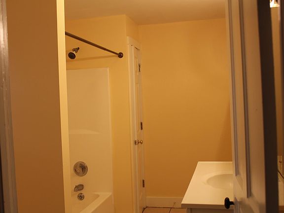 3rd image of 1107 W Vine St