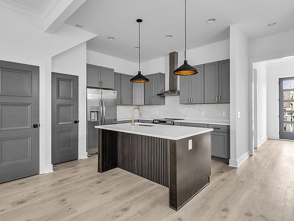 4th image of 2110 11th Ave N #B