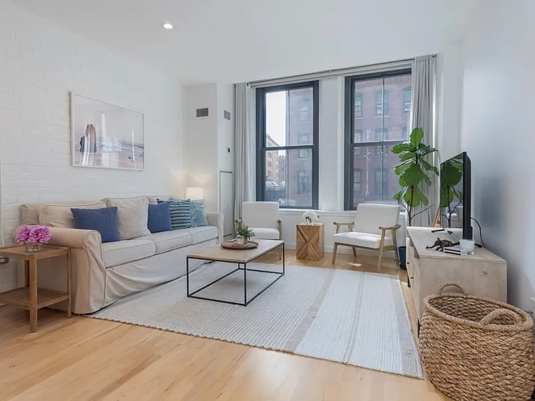 346 Congress St #209 — Photo 4