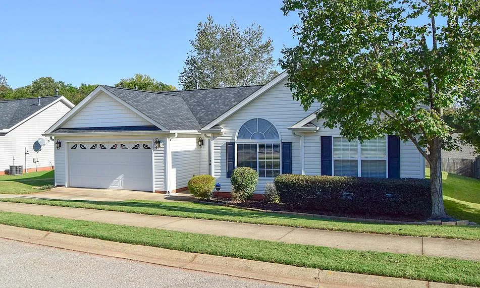Building Photo - 18 Olivine Way