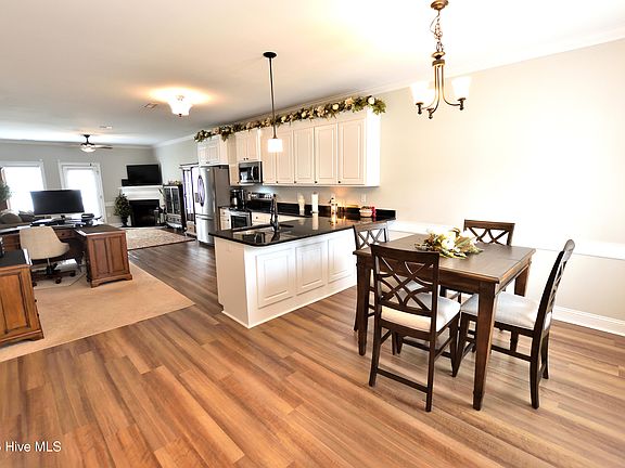 4th image of 213 Braylock Drive