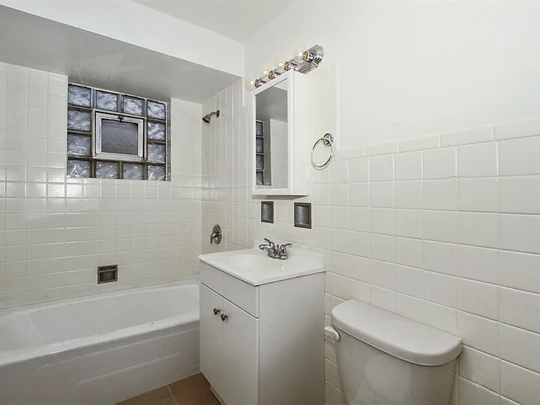 8345 S Drexel — Photo 20