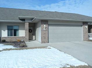 15 Montgomery Pl, Iowa City, IA 52245