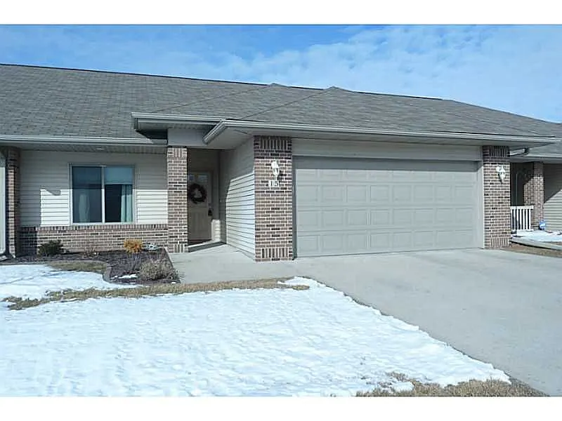 15 Montgomery Pl photo 1