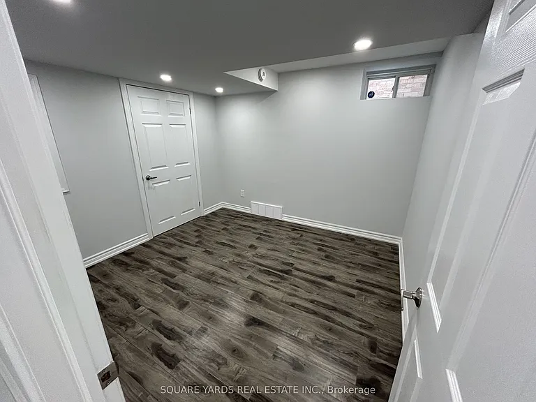 55 Bluffwood Cres — Photo 5