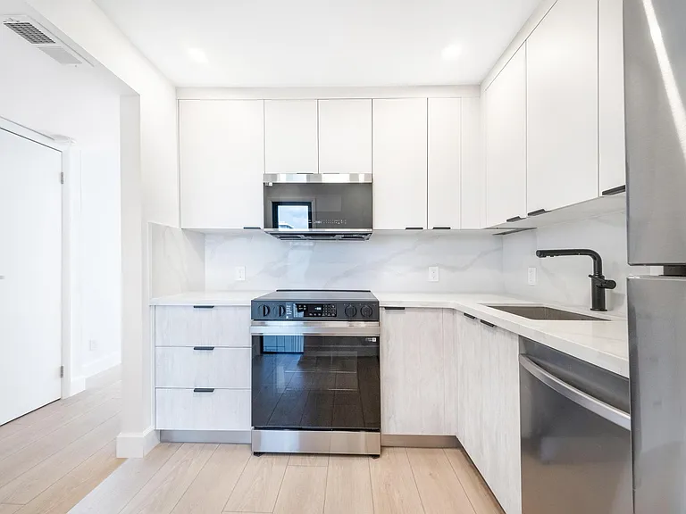 20400 W Country Club Dr #610 — Photo 1