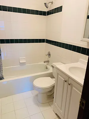 Rented by 18 REALTY | media 9