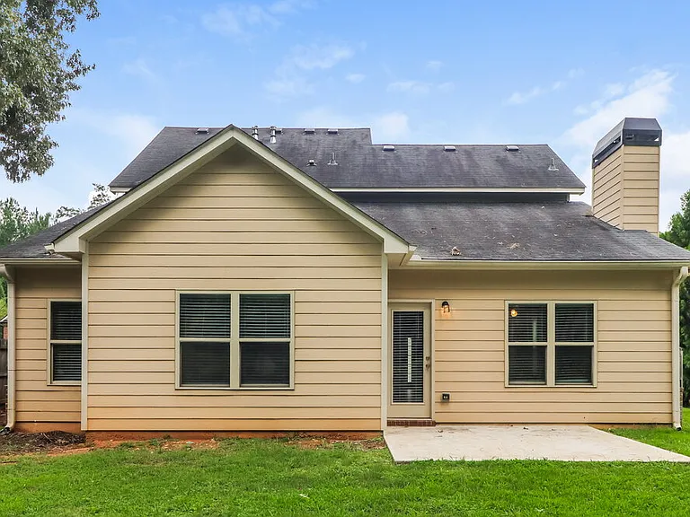 1000 Cureton Dr — Photo 17