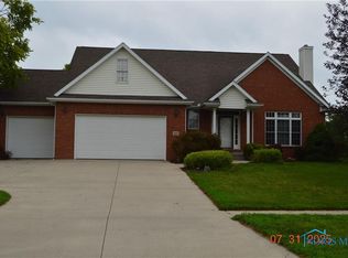8499 Indian Lake Dr, Findlay, OH 45840