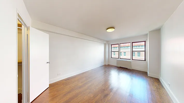 Rented by Bond New York | media 4