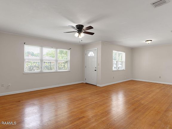4th image of 173 Vital St