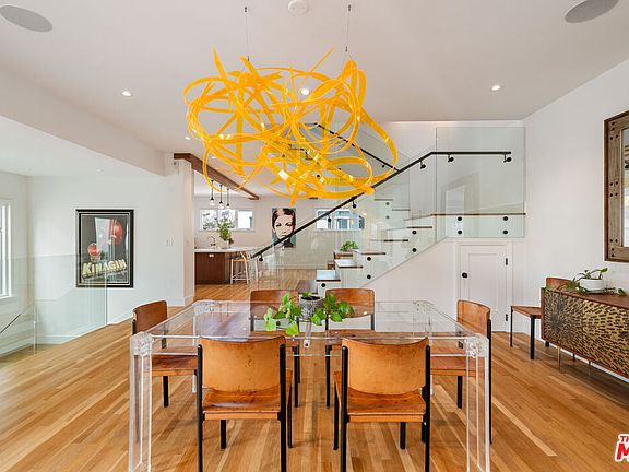 2nd image of 128 Roma Ct