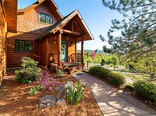 2137 Maxwell Rd, Petoskey, MI 49770