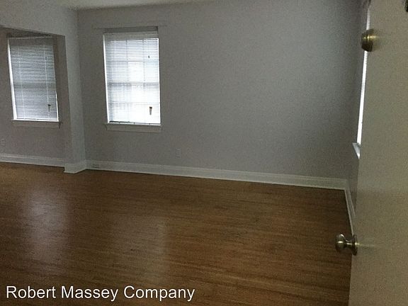 5th image of 2079 Douglass Blvd APT 10