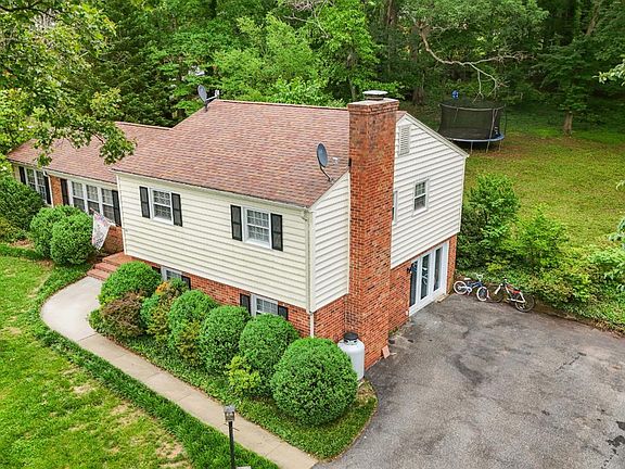 2nd image of 51 Dogwood Pl