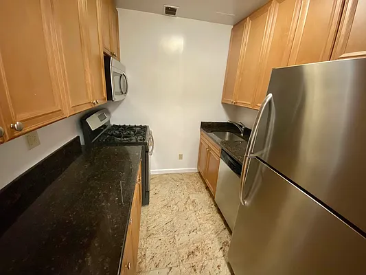 Rented by J PRESTON AND ASSOCIATES INC | media 14