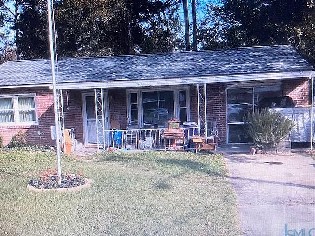 1st image of 513 Fraser Dr