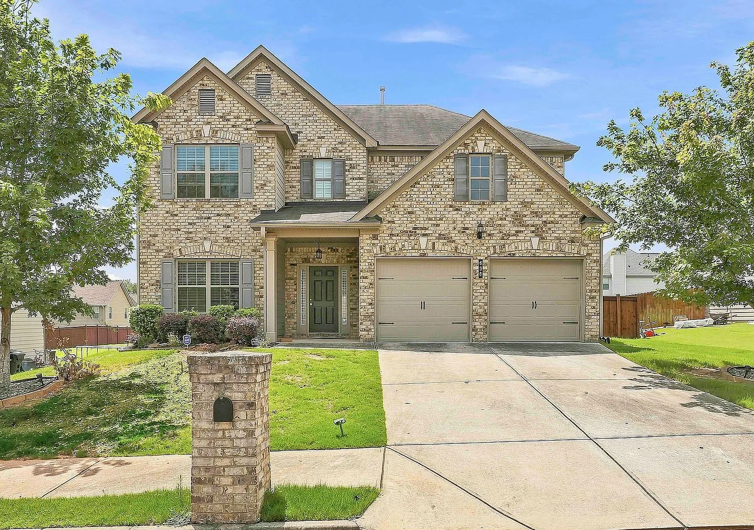 Spacious 5BR Home with Fenced Yard Near Downtown McDonough — Photo 3