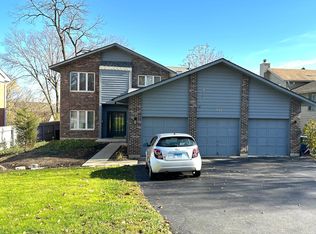 422 S 4th St APT 3, Saint Charles, IL 60174
