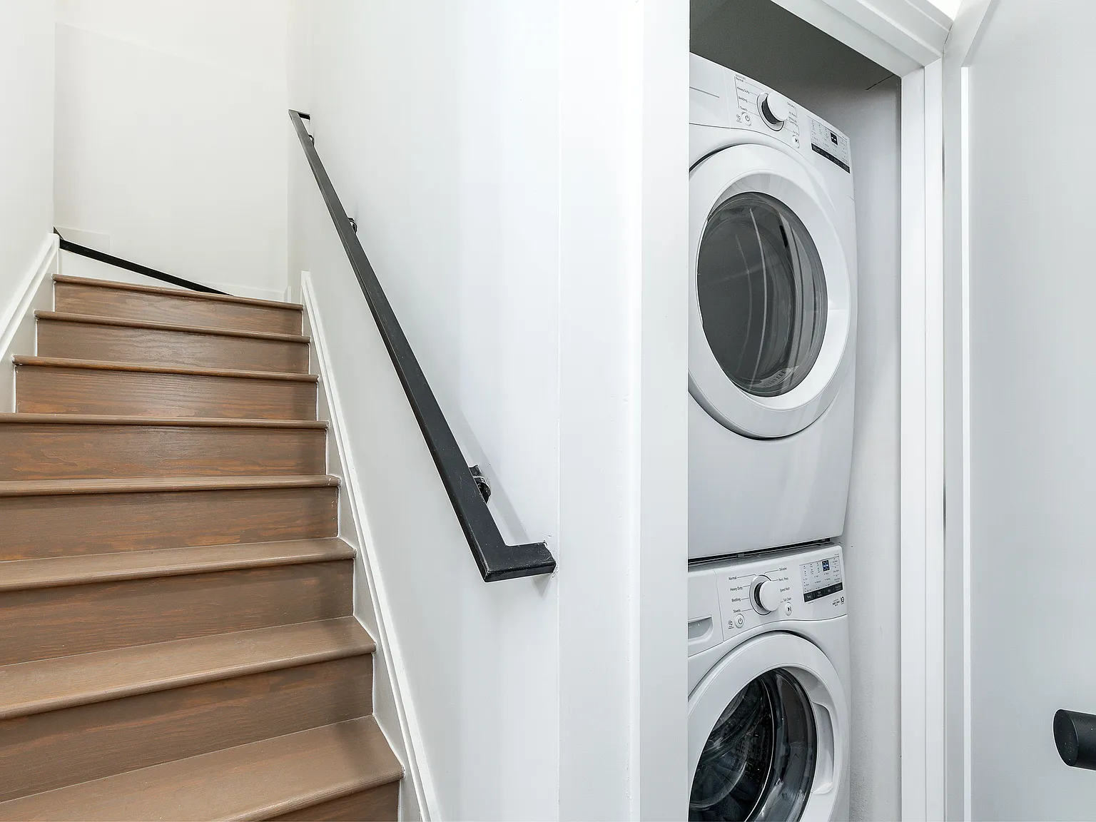1 bed, $3,000 — Photo 3