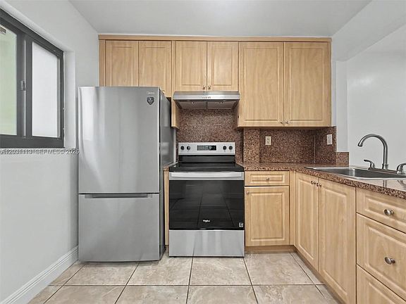 4th image of 1001 SW 105th Ave APT 113