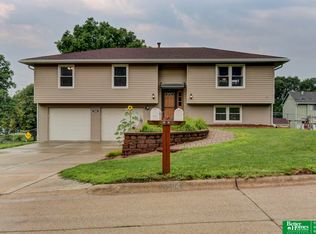 5504 N 79th St #4, Omaha, NE 68134