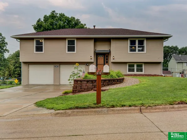 5504 N 79th St #4, Omaha, NE 68134