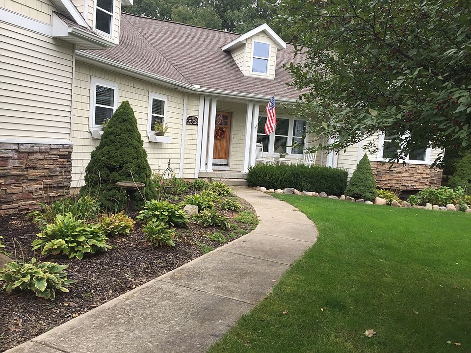 Front walk way 