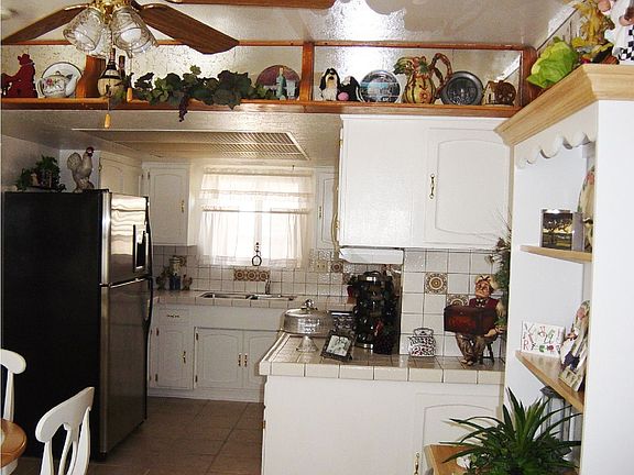 3rd image of 2525 Park Dr