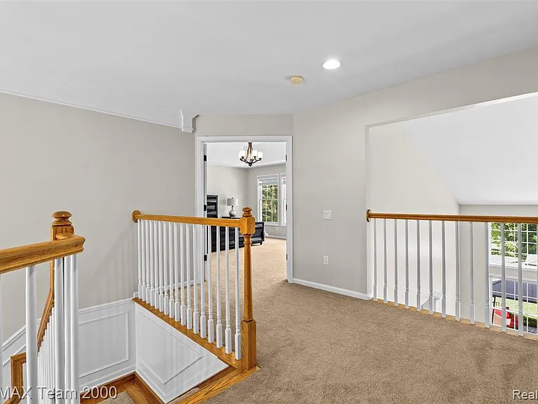 1248 Lasalle Rd — Photo 44