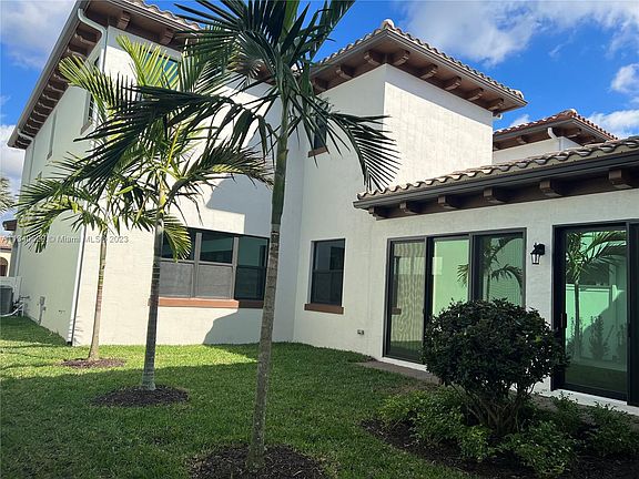 3rd image of 5032 N Grandiflora Rd