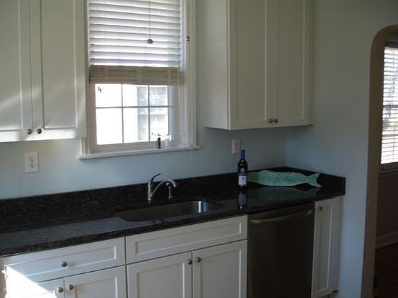 5th image of 4815 Park Ave