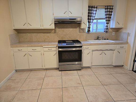 5th image of 1141 Baden Ave