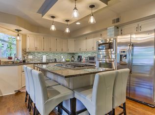 5310 NW Bluff Way, Parkville, MO 64152