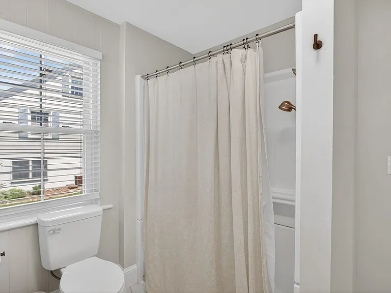 131 S Willow St — Photo 18