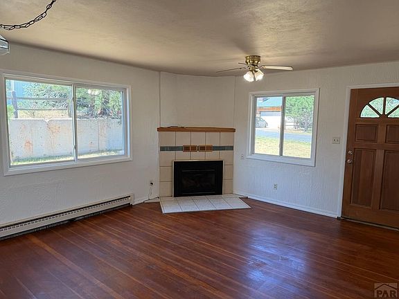 4th image of 919 N Fullview St