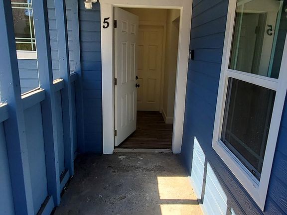 3rd image of 15515 Randall Ave #5