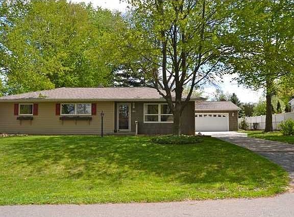 3rd image of 6046 Beechwood Dr