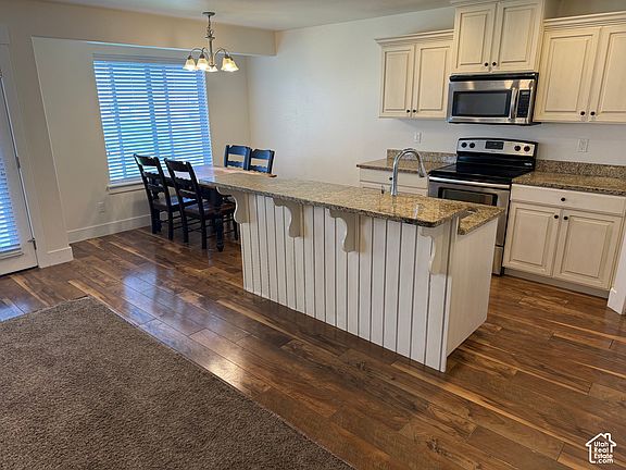 5th image of 591 N 150th St E