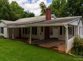 89 Grassy View Rd, Candler, NC 28715