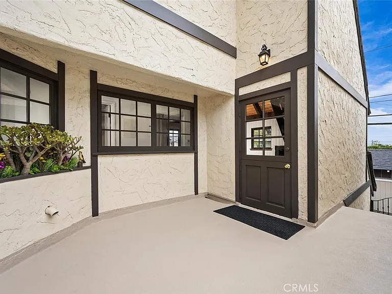 329 Aster St — Photo 2