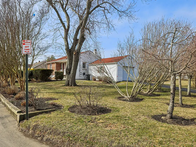 120 Hulick St — Photo 16