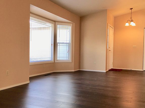 5th image of 1745 Oakwood Dr