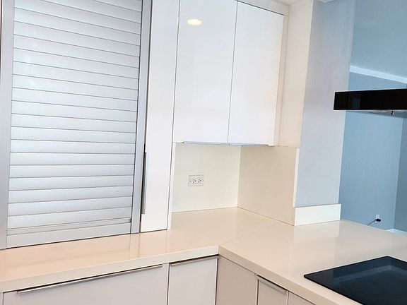 5th image of 16565 NE 26th Ave APT 2H
