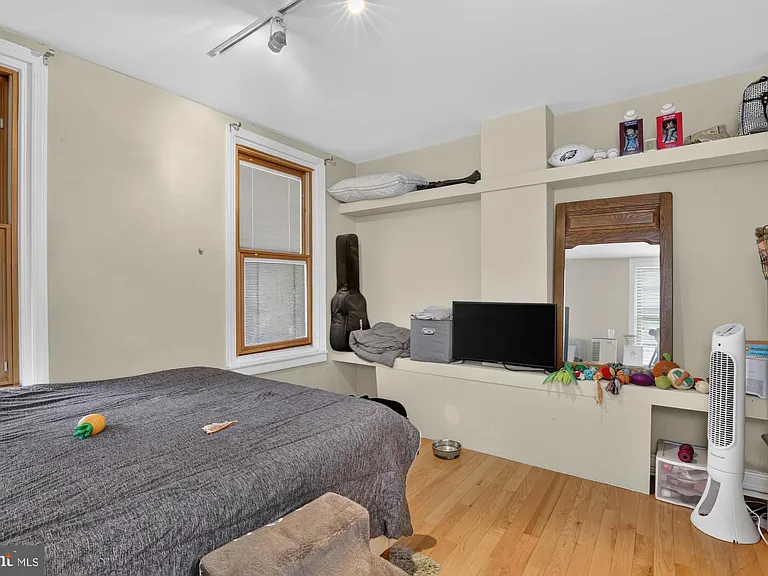 2528 Waverly St — Photo 21