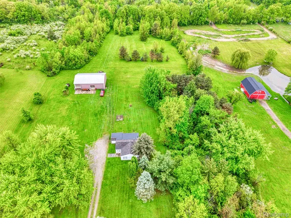 10430 E Lippincott Blvd, Davison, MI 48423