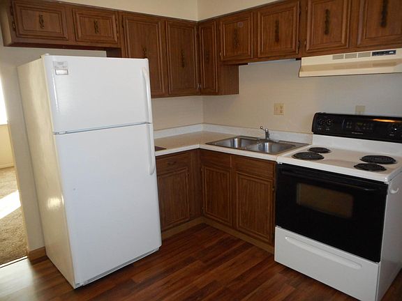 3rd image of 395 N C St #3