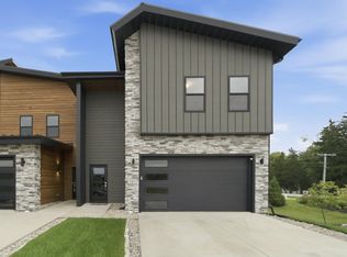 349 Sawgrass Dr, Crown Point, IN 46307