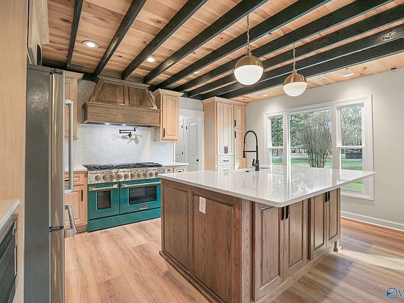 2nd image of 2401 Old Creek Trl SE